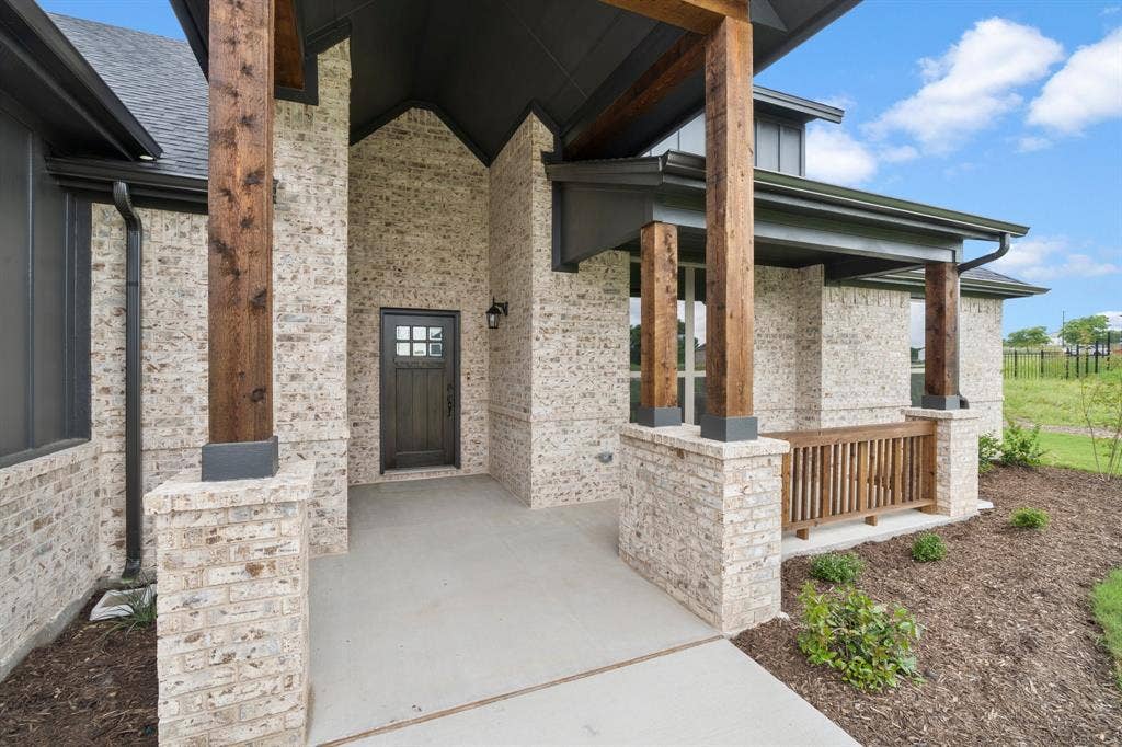 440 Paradise Ridge Drive, Waxahachie, TX 75167 SAME FLOORPLAN, DIFFERENT ELEVATION