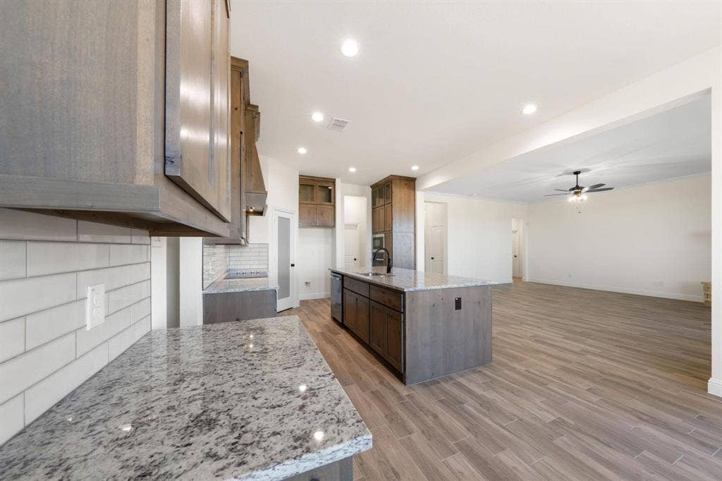 440 Paradise Ridge Drive, Waxahachie, TX 75167 440 Paradise Ridge Drive, Waxahachie, TX 75167
