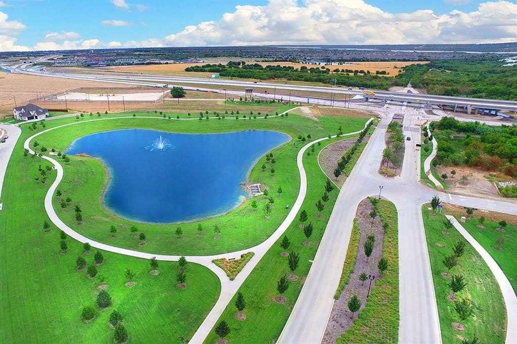 2612 Brazos Drive, Mansfield, TX 76063 Community Pond
