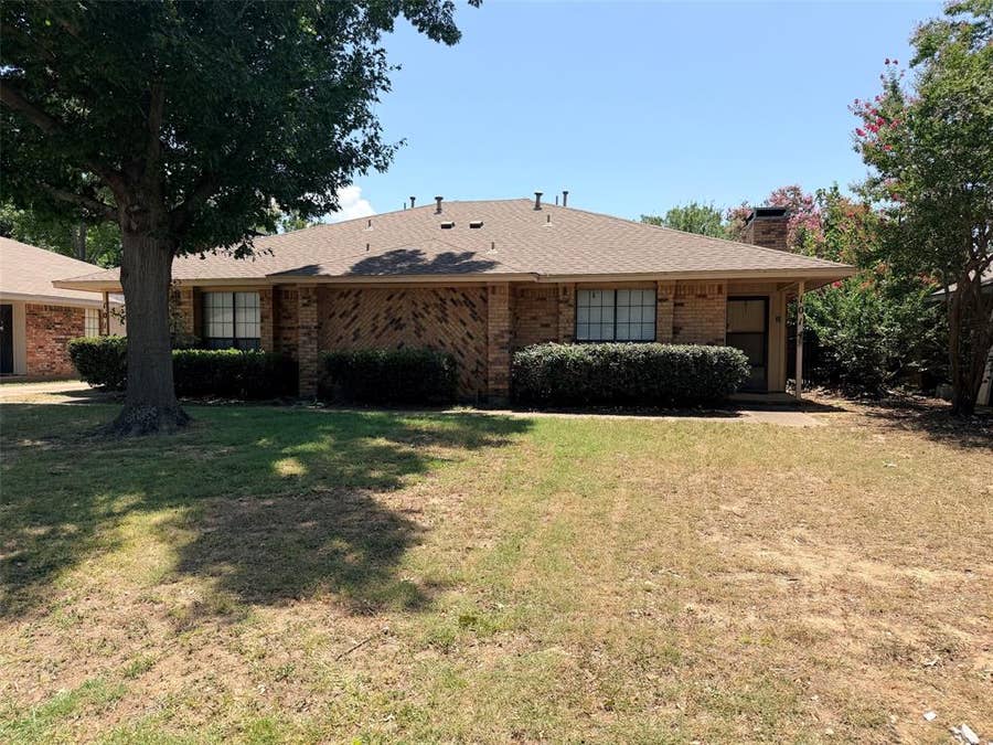 Property photo for 1014 Bluebird Drive, Irving, TX