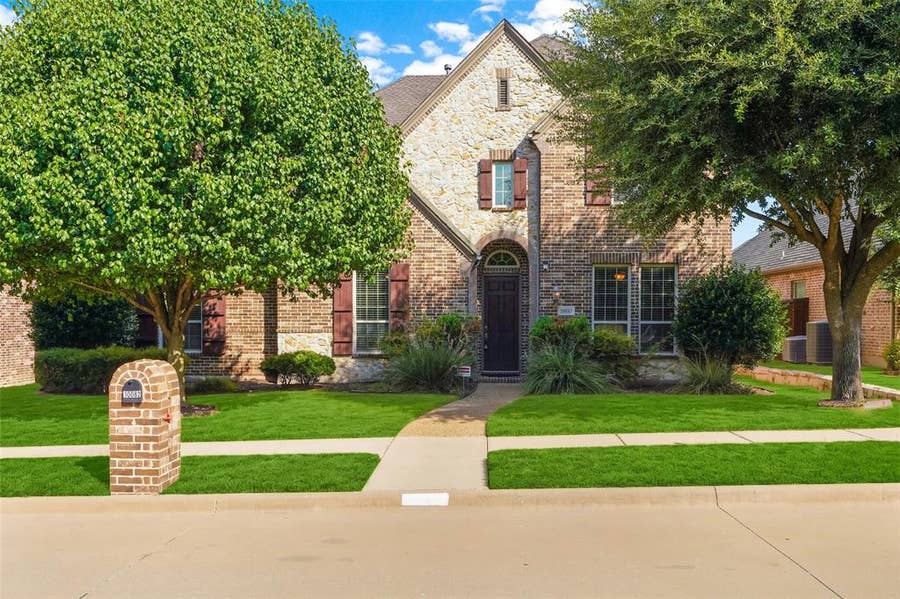 Property photo for 10082 Drawbridge Drive, Frisco, TX