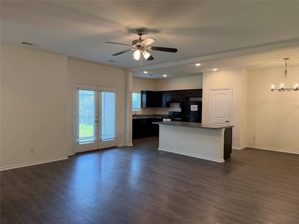 2237 Diamond Drive, Grand Prairie, TX 75051 2237 Diamond Drive, Grand Prairie, TX 75051