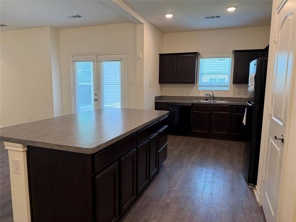 2237 Diamond Drive, Grand Prairie, TX 75051 2237 Diamond Drive, Grand Prairie, TX 75051