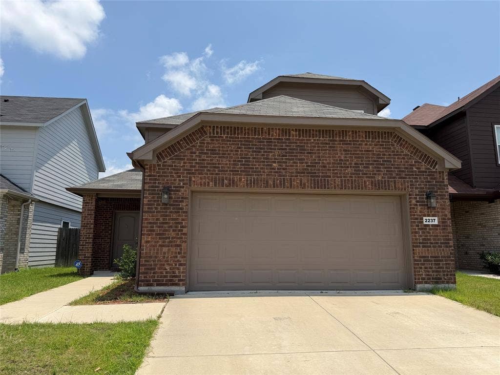 2237 Diamond Drive, Grand Prairie, TX 75051 2237 Diamond Drive, Grand Prairie, TX 75051
