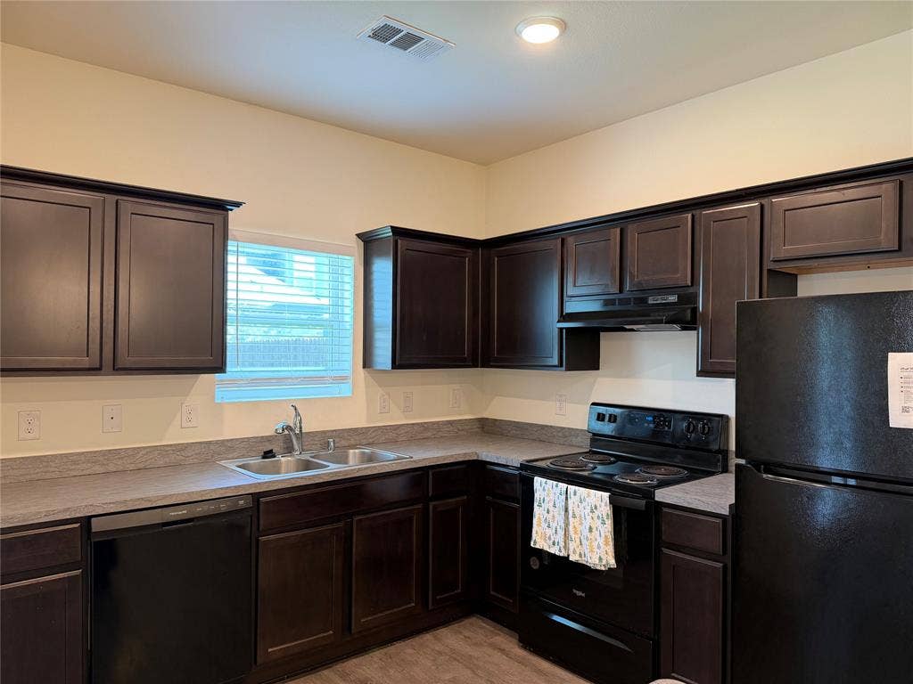 2237 Diamond Drive, Grand Prairie, TX 75051 2237 Diamond Drive, Grand Prairie, TX 75051