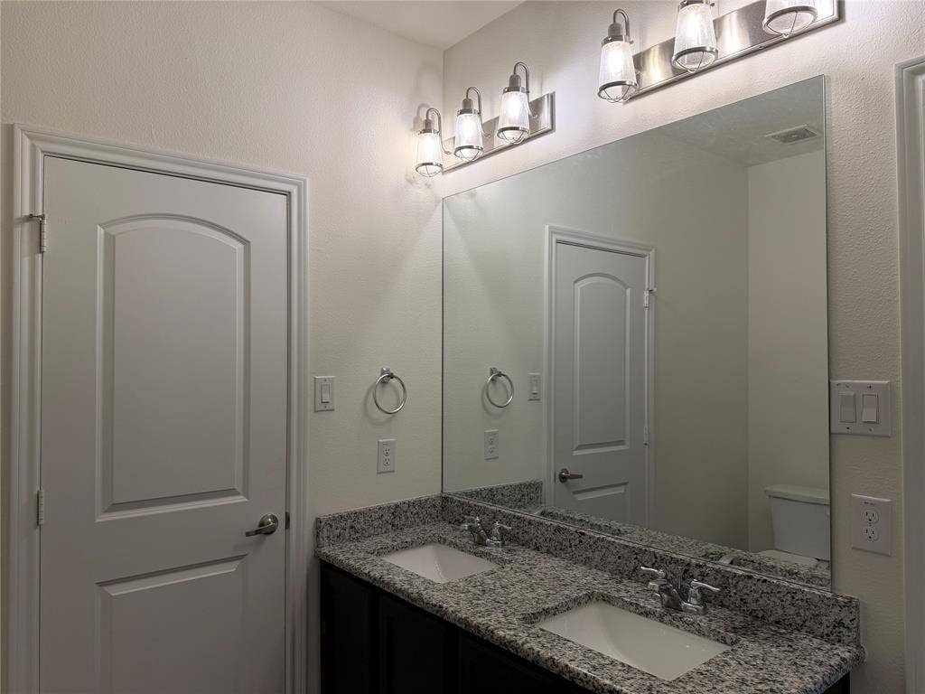 2237 Diamond Drive, Grand Prairie, TX 75051 2237 Diamond Drive, Grand Prairie, TX 75051
