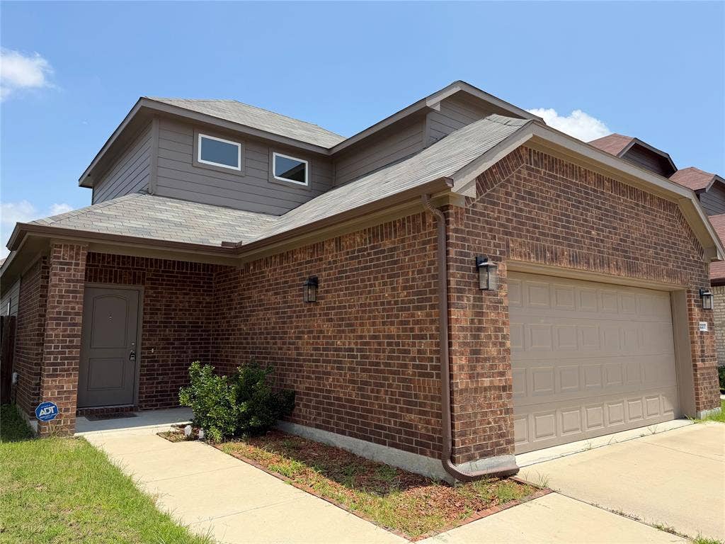 2237 Diamond Drive, Grand Prairie, TX 75051 2237 Diamond Drive, Grand Prairie, TX 75051