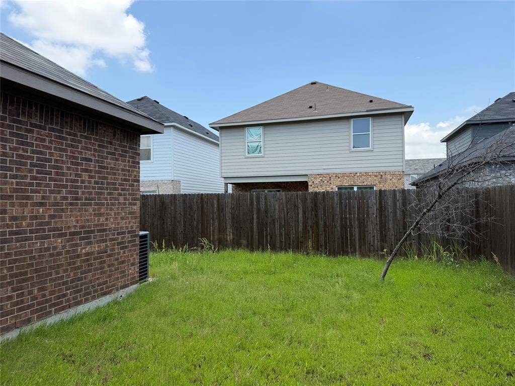2237 Diamond Drive, Grand Prairie, TX 75051 2237 Diamond Drive, Grand Prairie, TX 75051