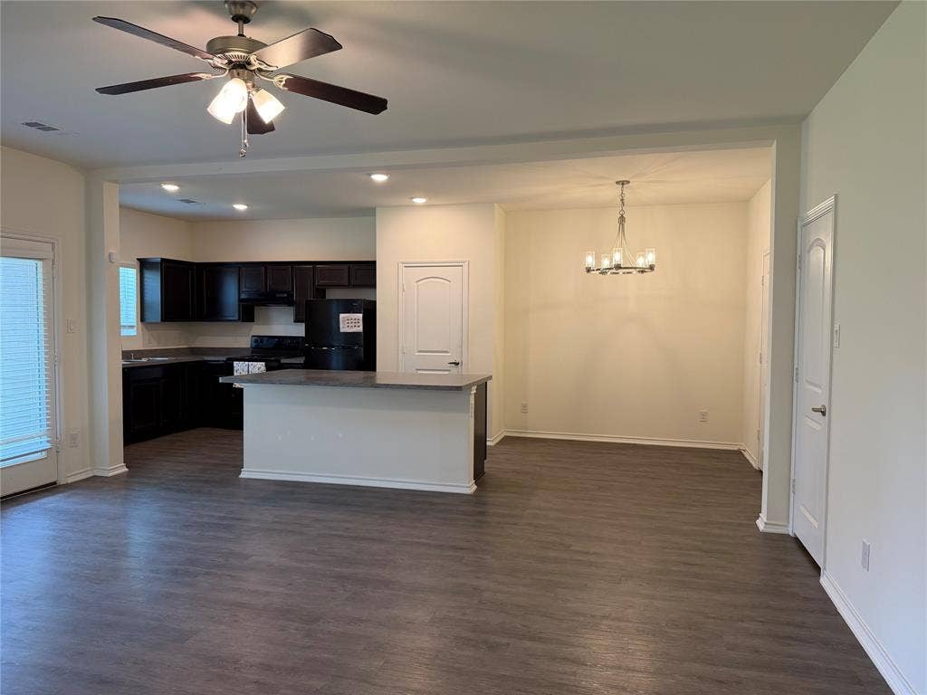 2237 Diamond Drive, Grand Prairie, TX 75051 2237 Diamond Drive, Grand Prairie, TX 75051