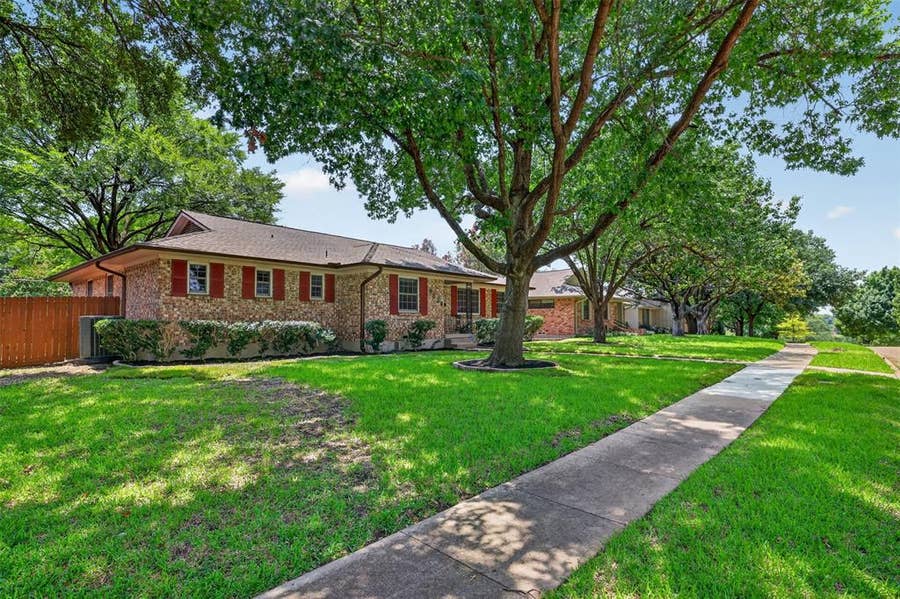 Property photo for 9834 Windledge Drive, Dallas, TX