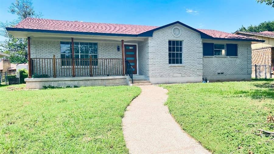 Property photo for 1711 Heather Glen Drive, Dallas, TX