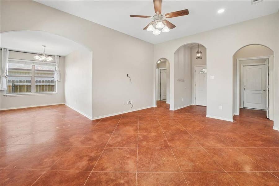 Property photo for 809 Rambling Court, Granbury, TX