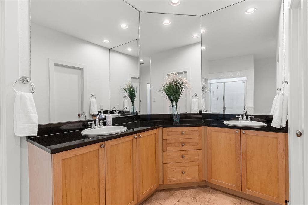 Primary Bedroom bathroom