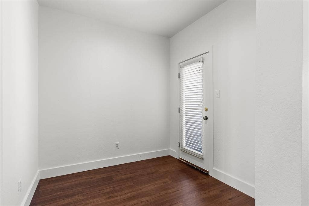 Primary Bedroom extra space