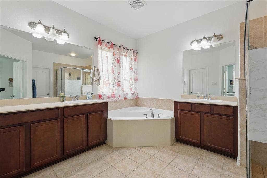 1605 Lisburn Drive, McKinney, TX 75071 1605 Lisburn Drive, McKinney, TX 75071