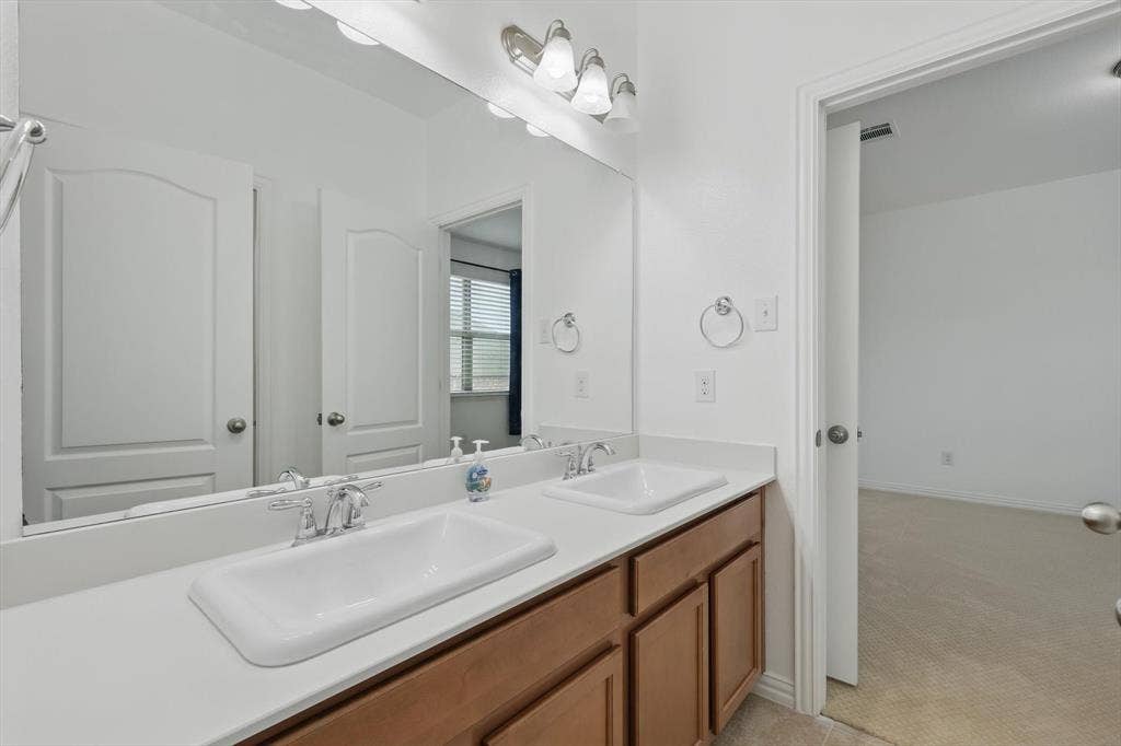 1605 Lisburn Drive, McKinney, TX 75071 1605 Lisburn Drive, McKinney, TX 75071