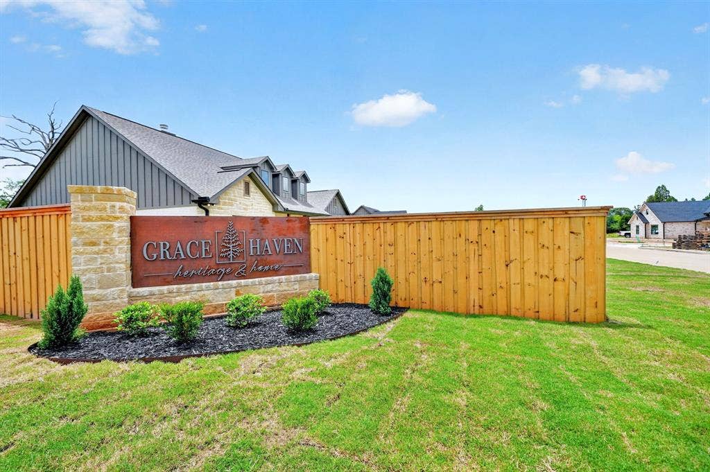 301 Grace Lane, Athens, TX 75751 Community sign