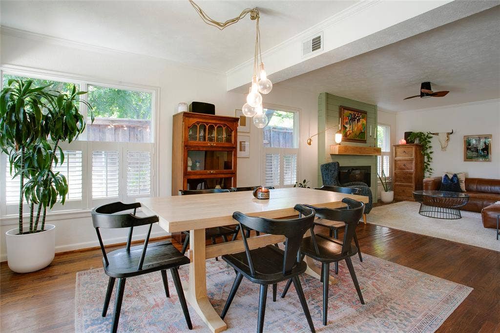 2627 W 10th Street, Dallas, TX 75211 2627 W 10th Street, Dallas, TX 75211