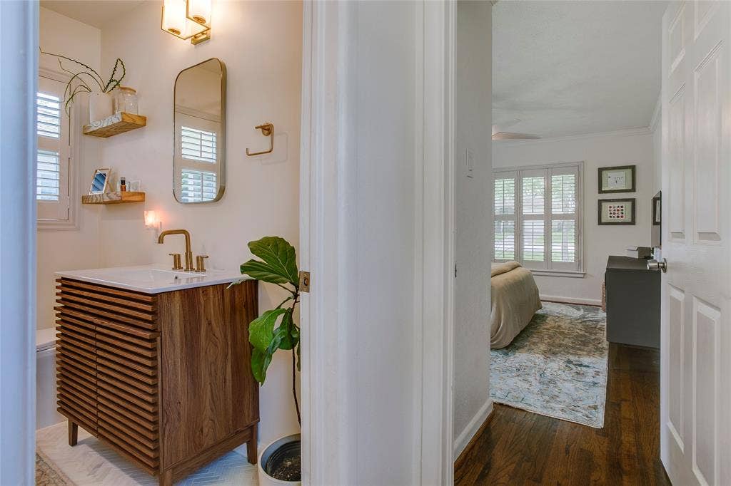 2627 W 10th Street, Dallas, TX 75211 2627 W 10th Street, Dallas, TX 75211