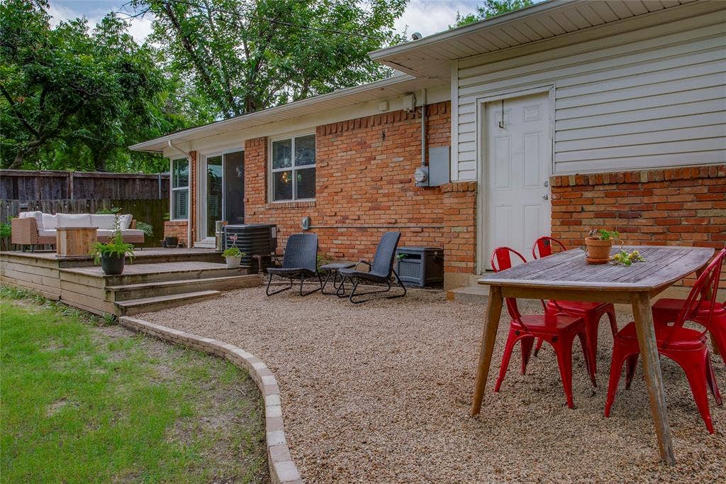 2627 W 10th Street, Dallas, TX 75211 2627 W 10th Street, Dallas, TX 75211