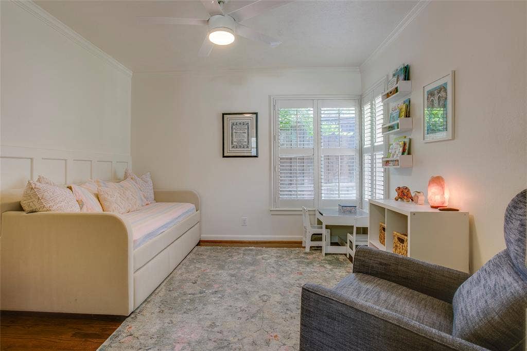 2627 W 10th Street, Dallas, TX 75211 2627 W 10th Street, Dallas, TX 75211