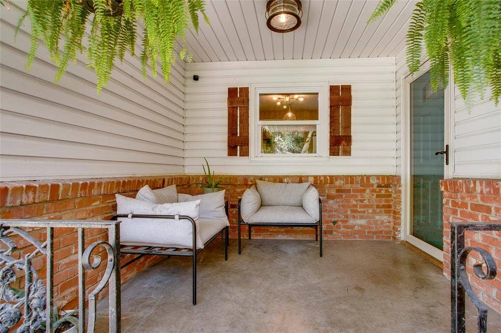 2627 W 10th Street, Dallas, TX 75211 2627 W 10th Street, Dallas, TX 75211