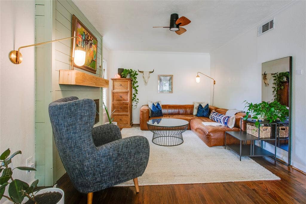 2627 W 10th Street, Dallas, TX 75211 2627 W 10th Street, Dallas, TX 75211