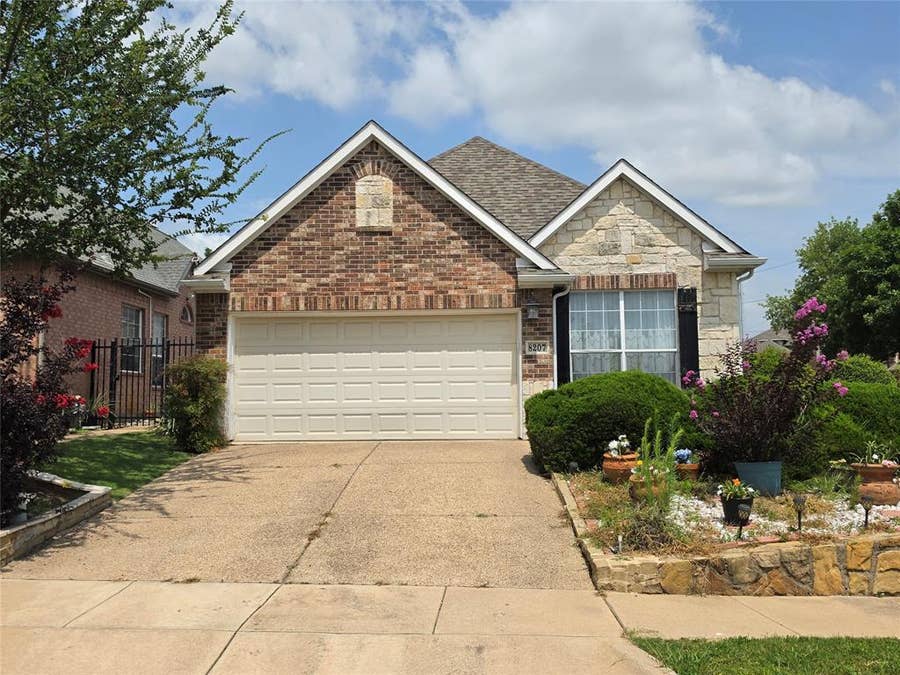 Property photo for 8207 Persimmon Street, Irving, TX