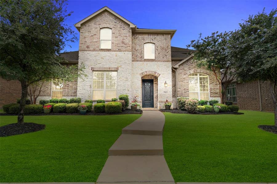 Property photo for 7813 Fallbrook Drive, Sachse, TX