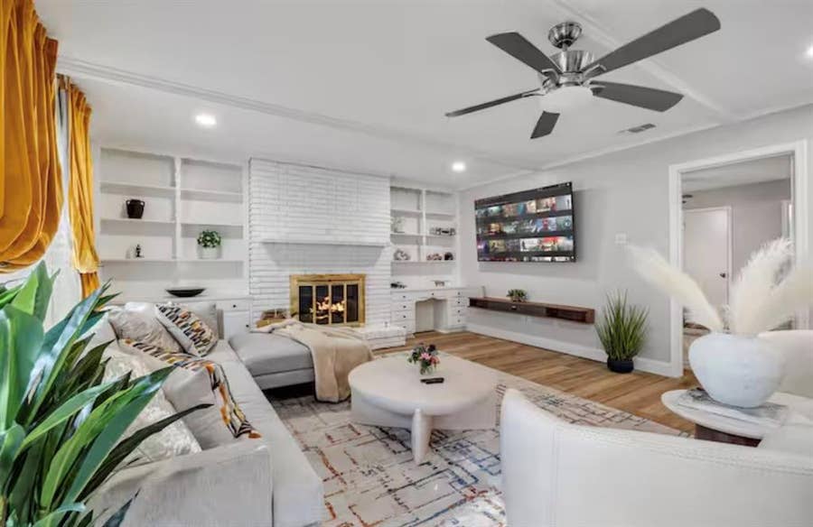 Property photo for 9005 Villa Park Circle, Dallas, TX