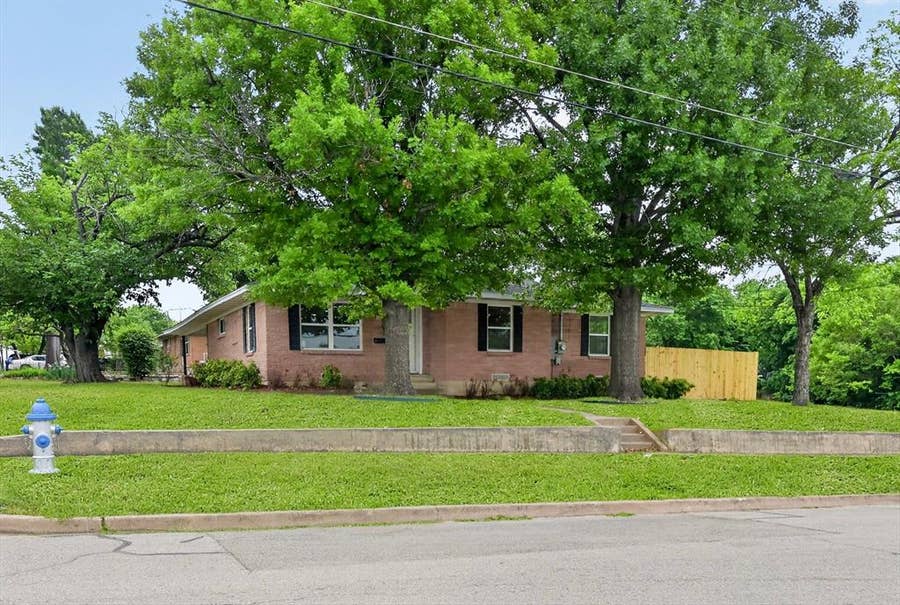 Property photo for 801 S Tennessee Street, McKinney, TX