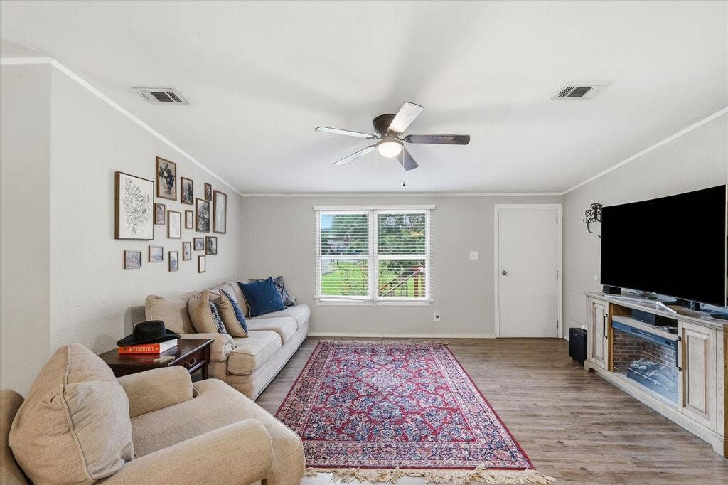 4414 Appletree Court, Granbury, TX 76048 4414 Appletree Court, Granbury, TX 76048