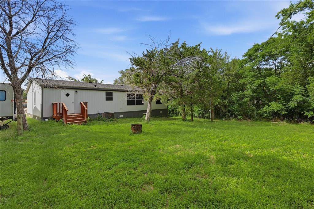 4414 Appletree Court, Granbury, TX 76048 4414 Appletree Court, Granbury, TX 76048
