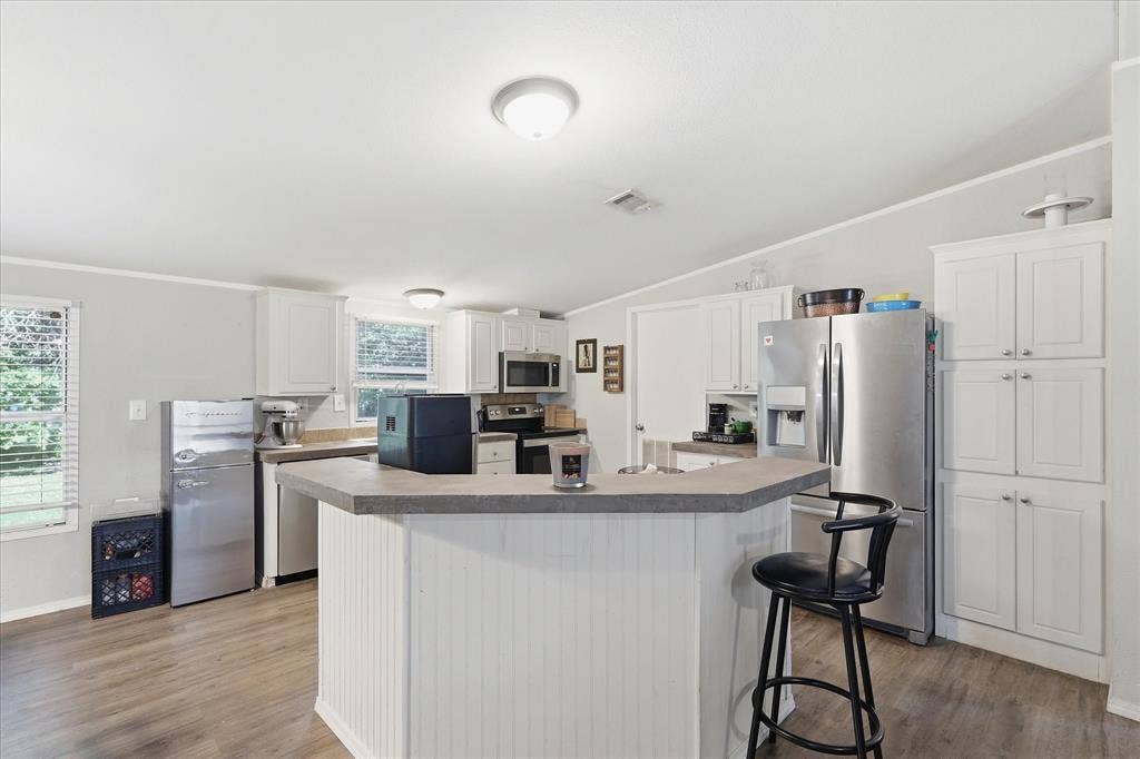 4414 Appletree Court, Granbury, TX 76048 4414 Appletree Court, Granbury, TX 76048