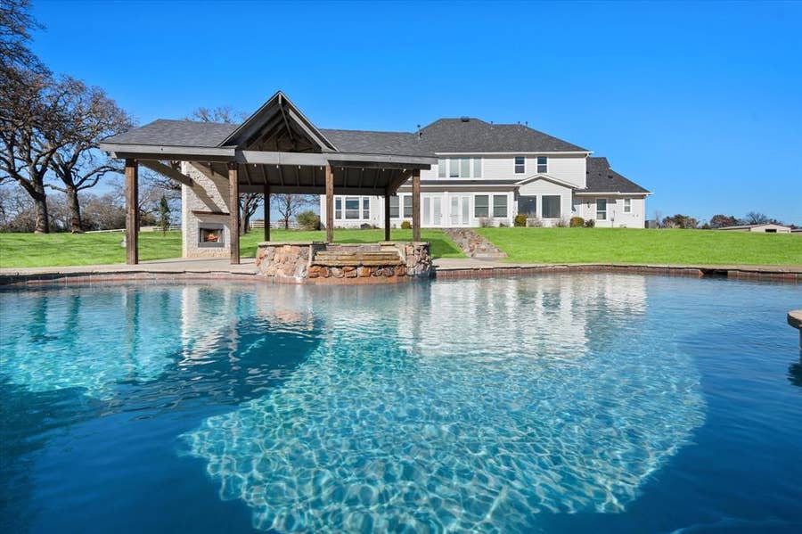Property photo for 6056 Bennett Lawson Road, Mansfield, TX