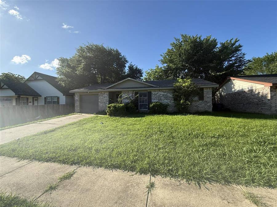 Property photo for 10017 Mill Valley Lane, Dallas, TX