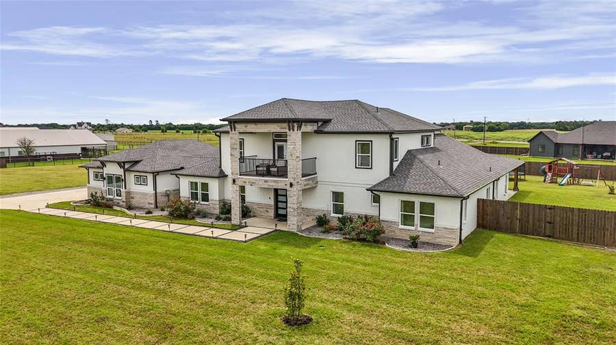 Property photo for 3721 Highway 34, Ennis, TX