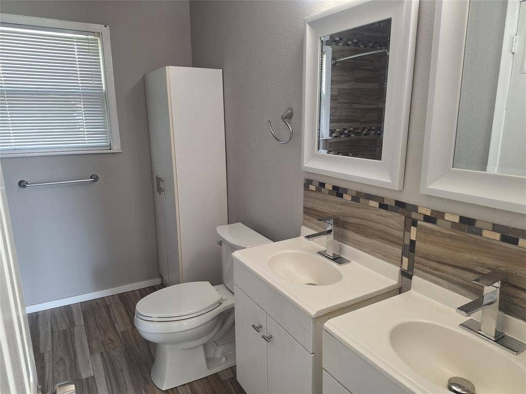 1225 Harrison Lane, Hurst, TX 76053 1225 Harrison Lane, Hurst, TX 76053