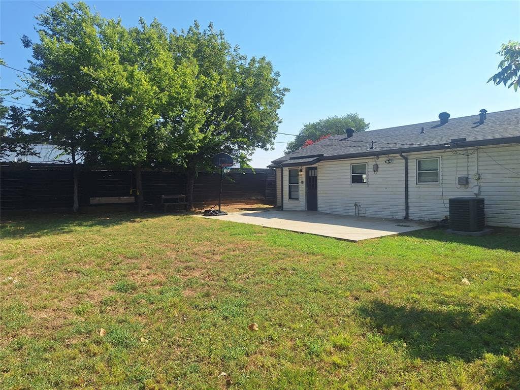 1225 Harrison Lane, Hurst, TX 76053 1225 Harrison Lane, Hurst, TX 76053