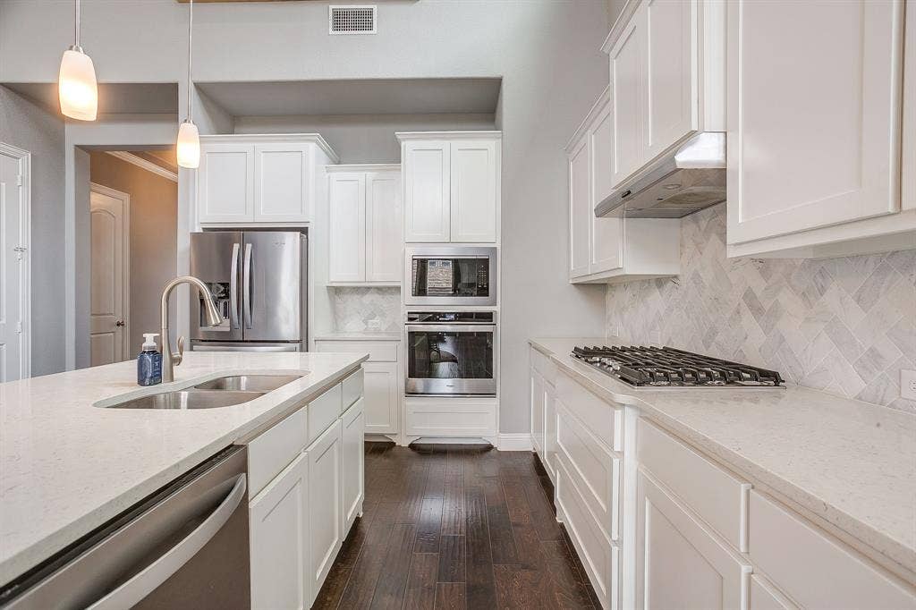 4407 Garnet Jade Drive, Arlington, TX 76005 4407 Garnet Jade Drive, Arlington, TX 76005