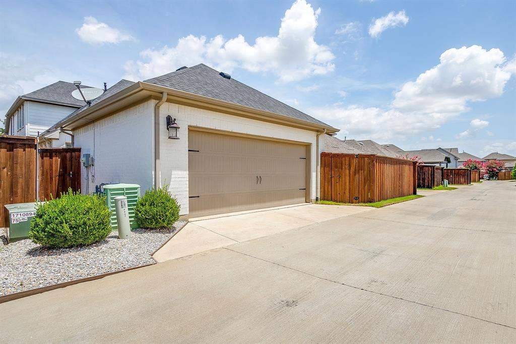 4407 Garnet Jade Drive, Arlington, TX 76005 4407 Garnet Jade Drive, Arlington, TX 76005