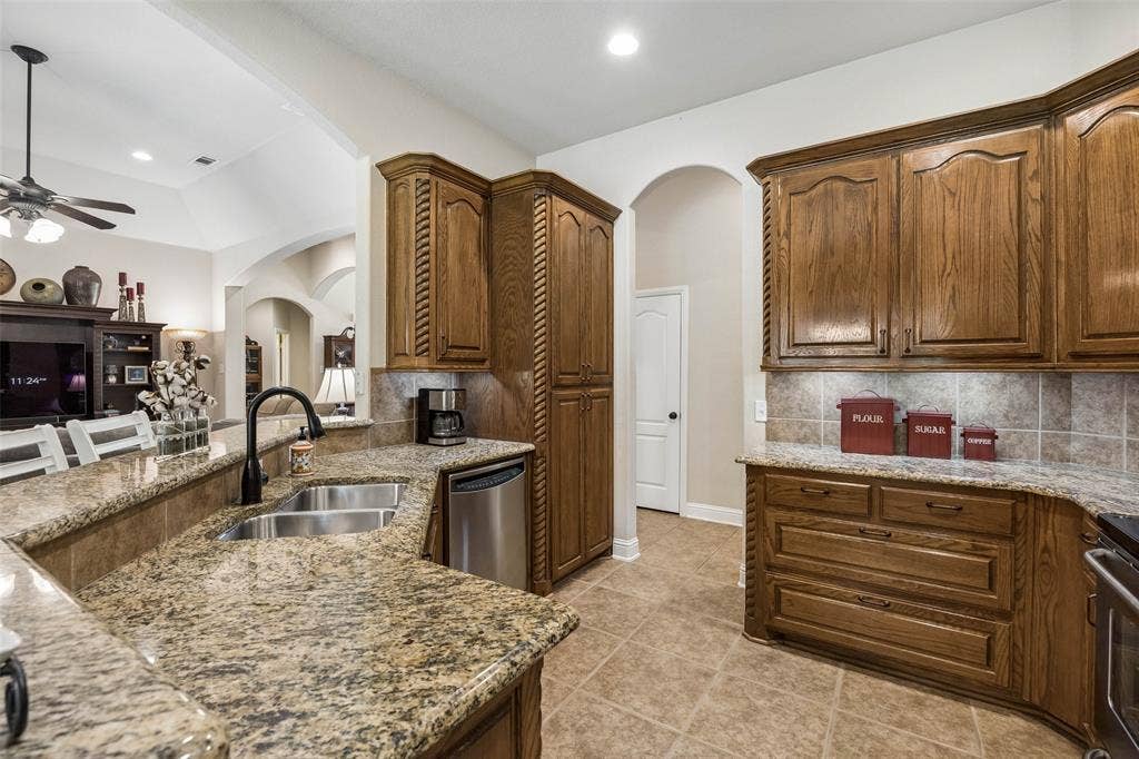 612 Sportsman Park Road, Azle, TX 76020 612 Sportsman Park Road, Azle, TX 76020