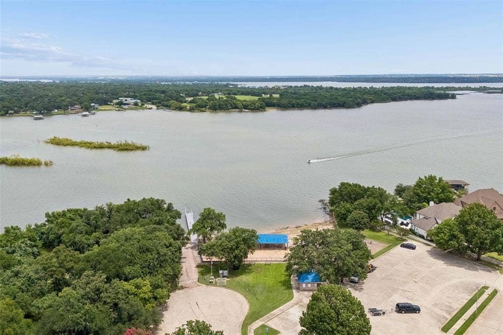 612 Sportsman Park Road, Azle, TX 76020 612 Sportsman Park Road, Azle, TX 76020