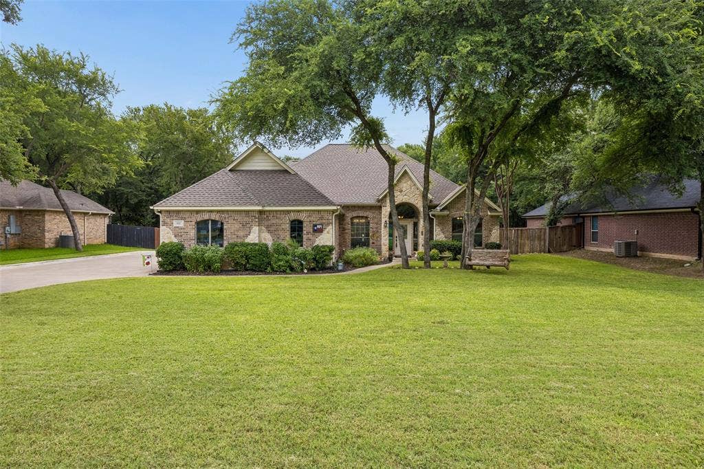 612 Sportsman Park Road, Azle, TX 76020 612 Sportsman Park Road, Azle, TX 76020