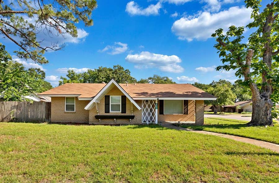 Property photo for 2203 Granada Drive, Irving, TX