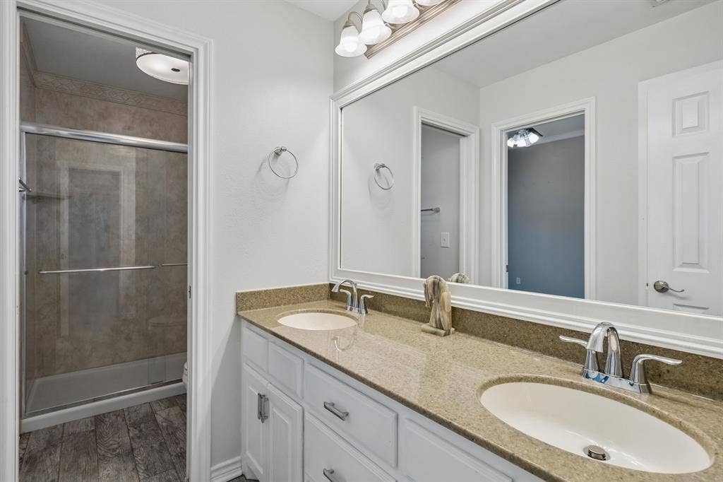 4210 Whitehead Road, Midlothian, TX 76065 Full Bath
