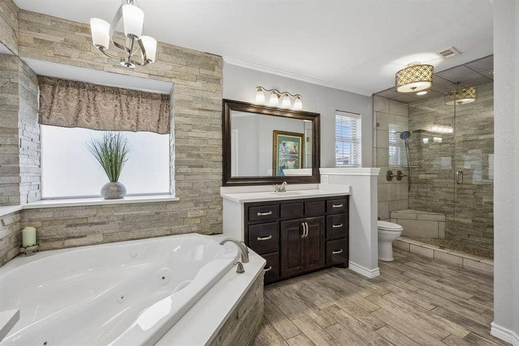 4210 Whitehead Road, Midlothian, TX 76065 Primary Ensuite Bath