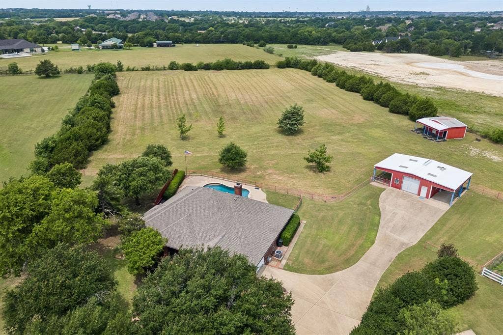 4210 Whitehead Road, Midlothian, TX 76065 4210 Whitehead Road, Midlothian, TX 76065