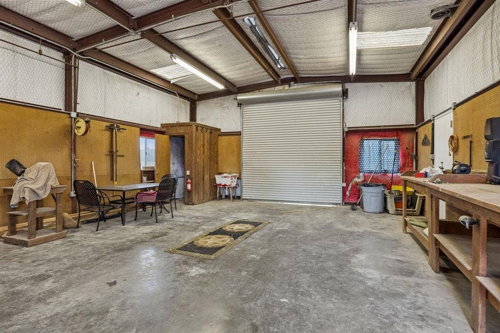 4210 Whitehead Road, Midlothian, TX 76065 Detached Garage Space