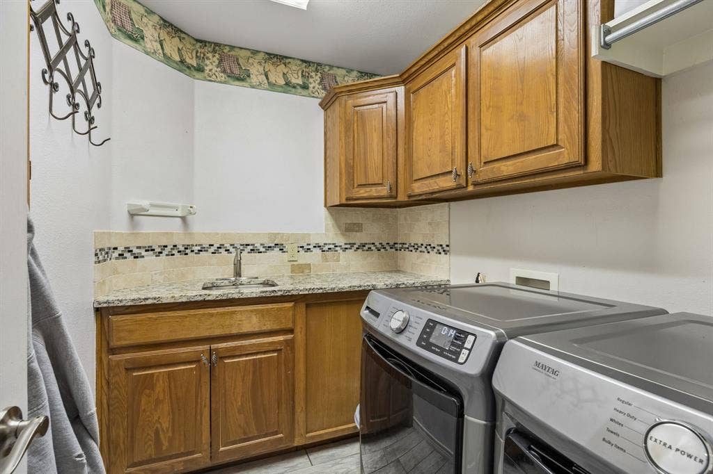 4210 Whitehead Road, Midlothian, TX 76065 4210 Whitehead Road, Midlothian, TX 76065